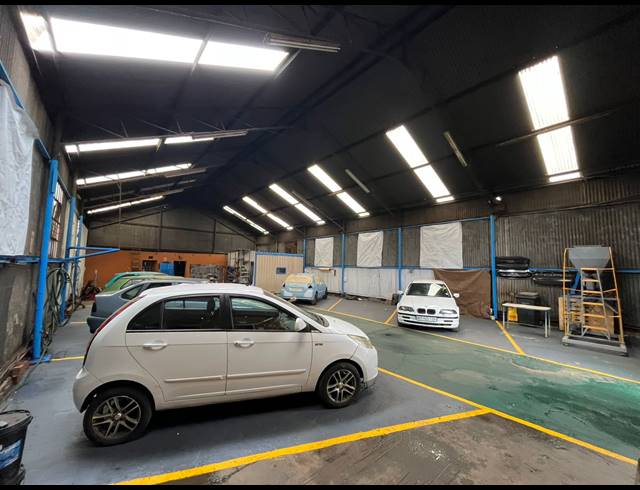 1,700M² WORKSHOP FOR SALE IN DAGGAFONTEIN